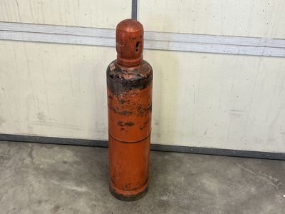 Acetylene tank