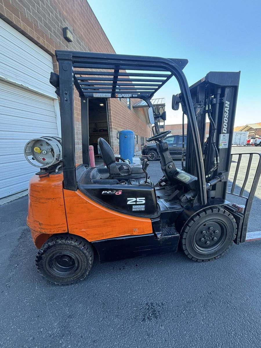 Doosan forklift low hours