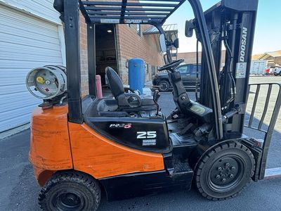Doosan forklift low hours