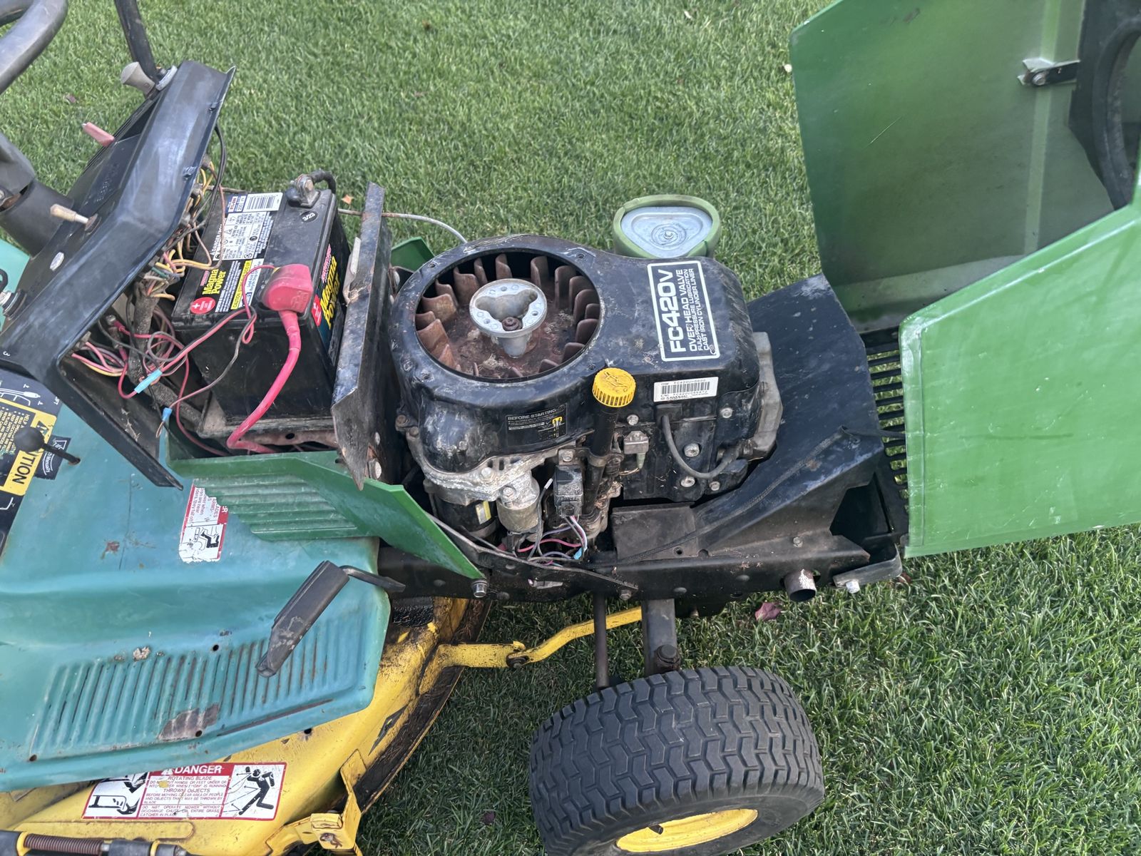 John Deere Riding Lawn Mower - FC420V Engine, Hydrostatic Drive