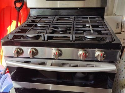 Samsung Gas Range with double oven