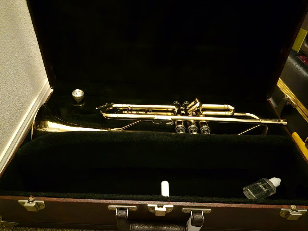Holton Trumpet with Guarantee 