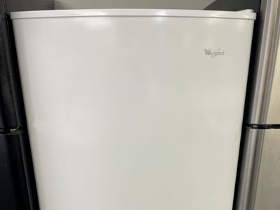 Whirlpool Freezer (16 Cu. Ft.) - Like New + 30 Day Warranty!