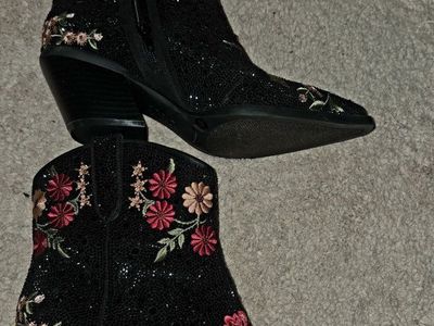 Women's Shoes Size 10 - Multiple Brands & Styles Available