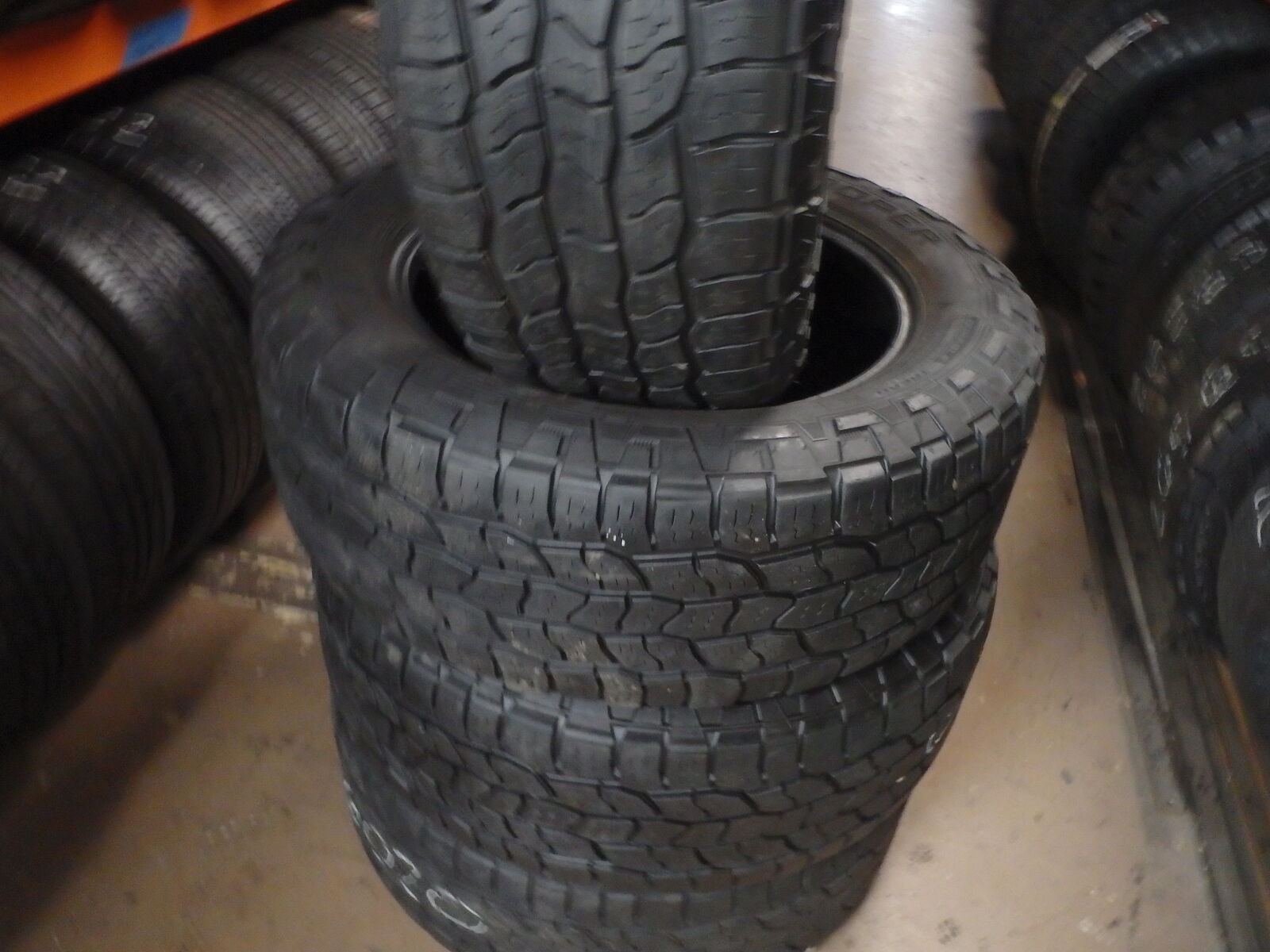275/60R20 COOPER DISCOVERED A/T3 SET OF USED TIRES