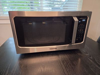 Countertop Microwave Oven