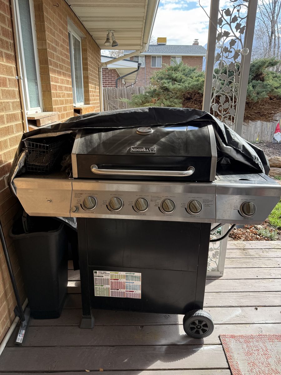 Moving sale - Everything Goes