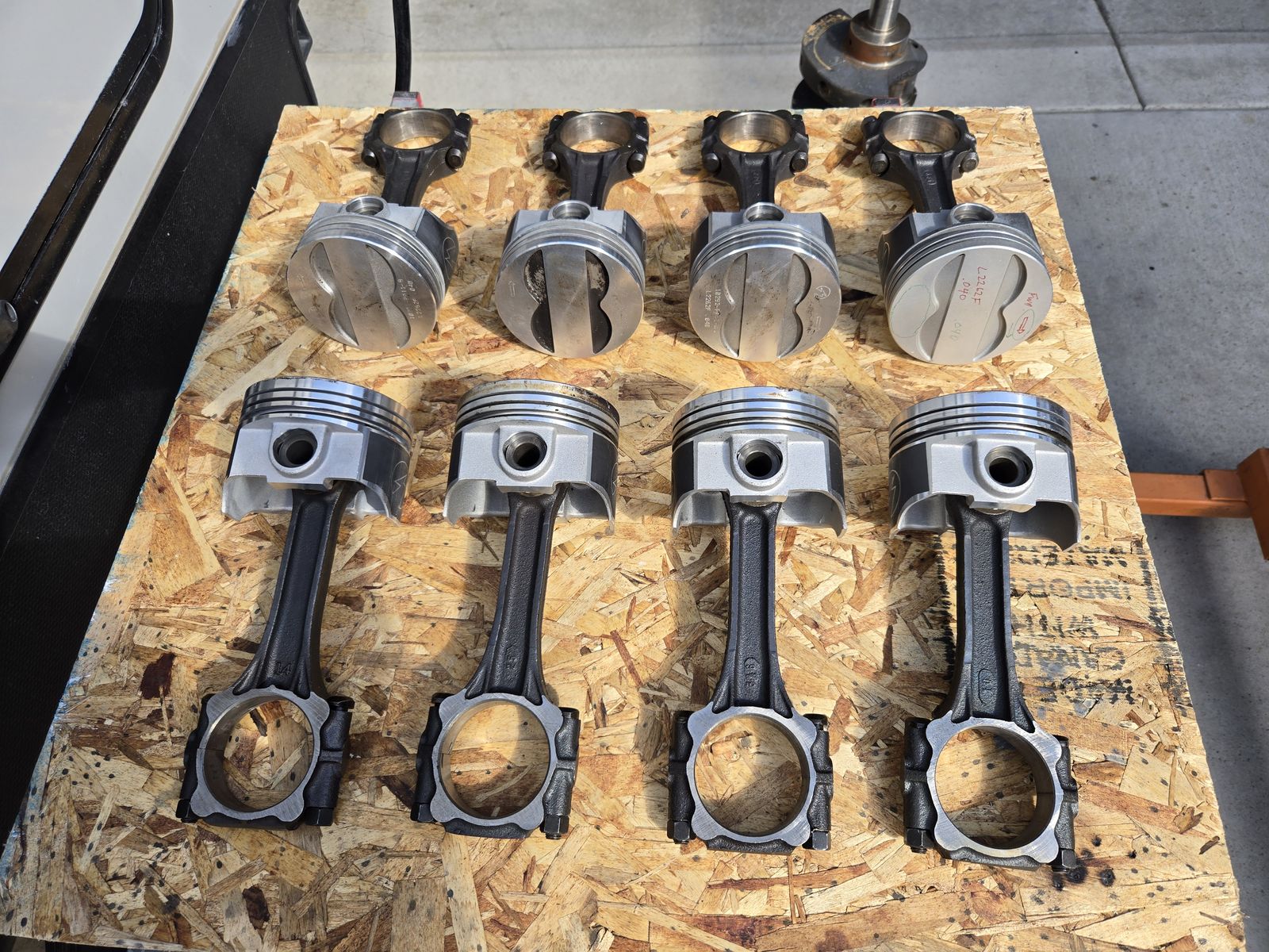 Pontiac 400 .040 over Forged Pistons
