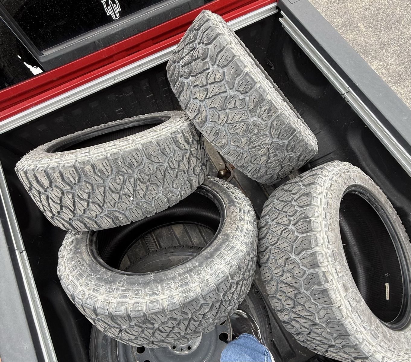 KENDA KLEVER LT275/55R20 Tires (4)