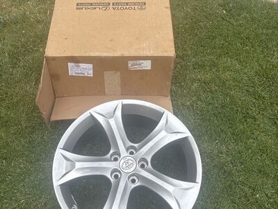 Original 20 Inch Toyota Venza Wheel .