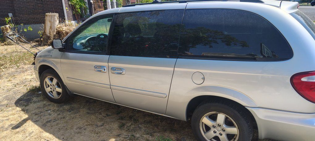 2007 Dodge Grand Caravan Minivan, Silver