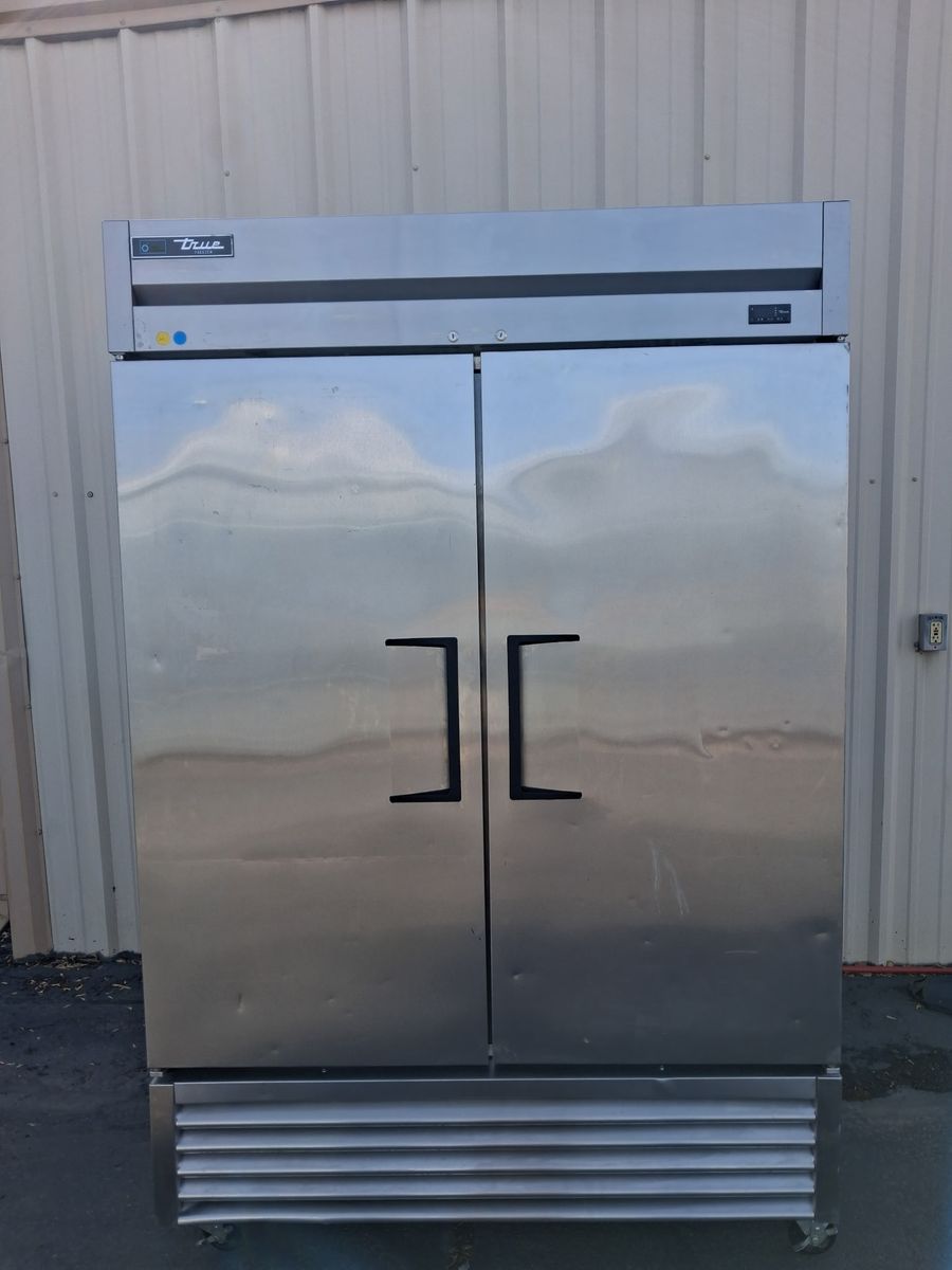 2 Door True Freezer