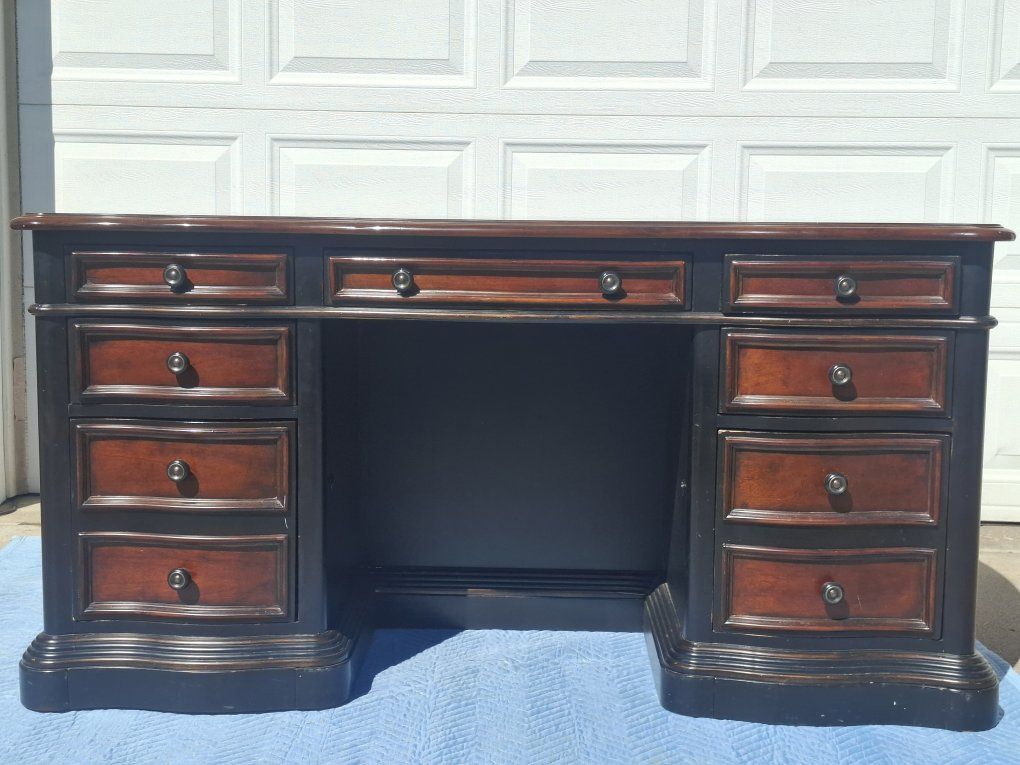 Hooker Executive Desk