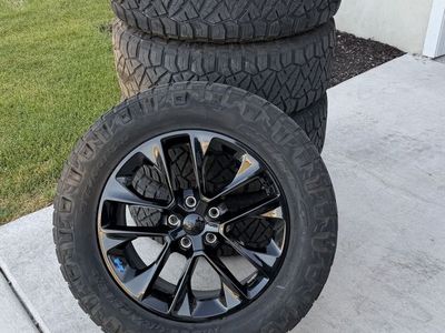 Jeep Wrangler Rims and Tires 275/60R20 Nitto Ridge Grappler