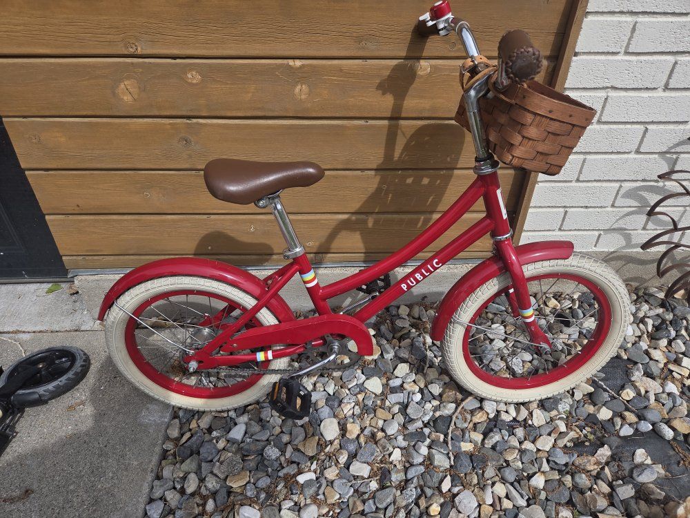 Public Bikes Sprout C 16" Childs Bike W/Basket