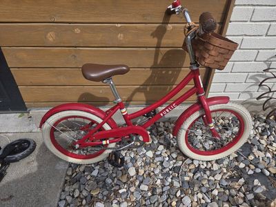 Public Bikes Sprout C 16" Childs Bike W/Basket