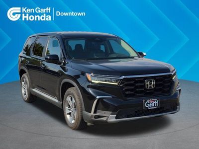 2024 Honda Pilot EX-L w/Rear Captain's Chairs