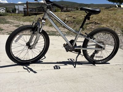 Specialized Kids Mountain Bike 20’