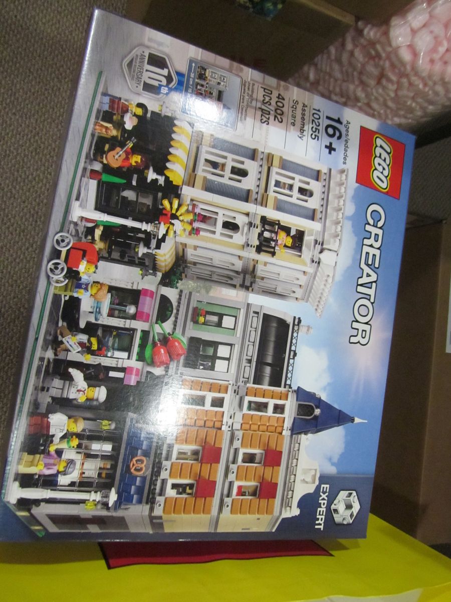 Lego 10255 Assembly Square Modular New Sealed