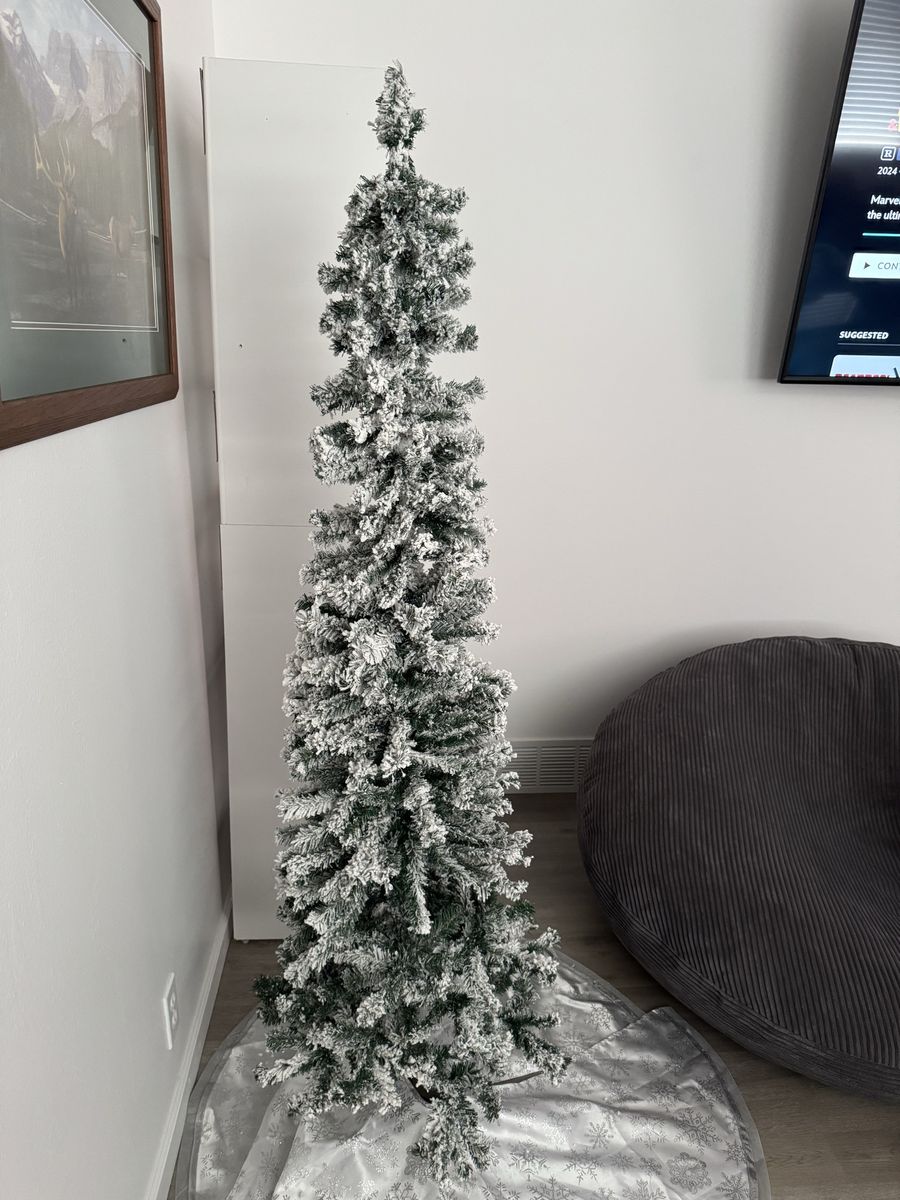 6ft Flocked Christmas Tree