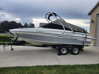 2008 Reinell 220 LSE Open Bow Boat with Volvo Penta 5.7L Engine & Accessories