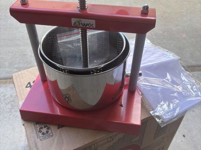 Unbranded Stainless Steel Fruit Press with T-Handle - 1 Gallon Capacity & Filter Bag (New)