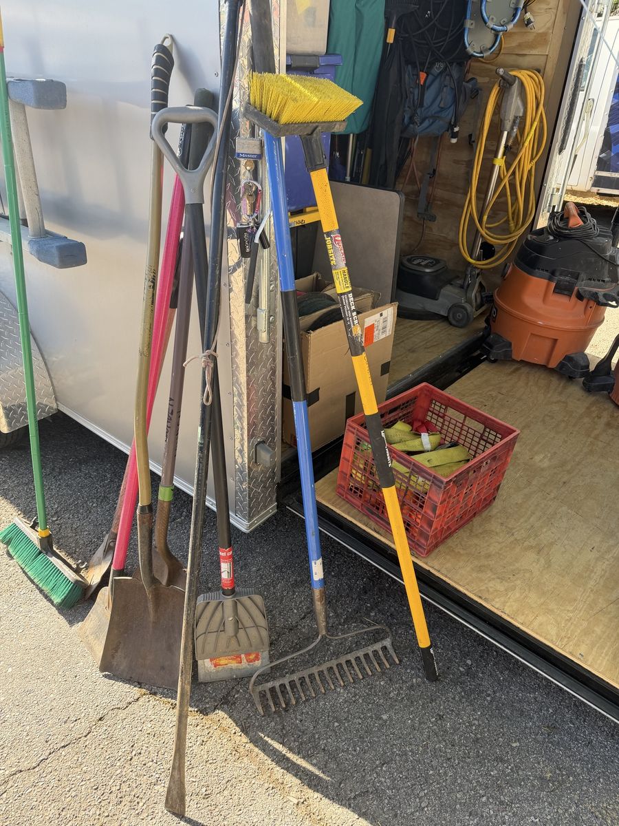 Assorted Used Garden & Yard Tools: Rakes, Shovels, Broom, roofing stripper/floor stripper  CASH ONLY.