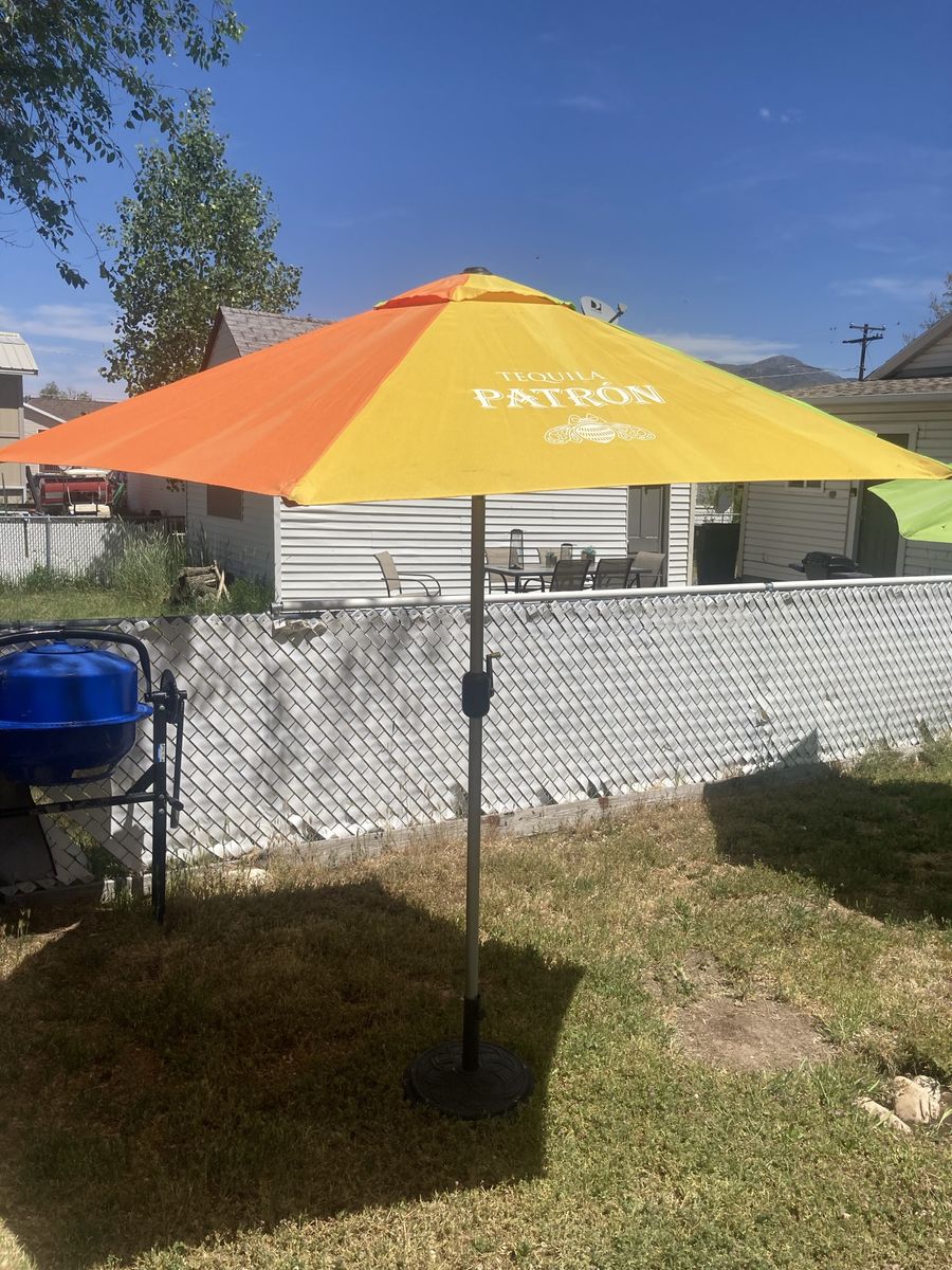 Umbrella with base