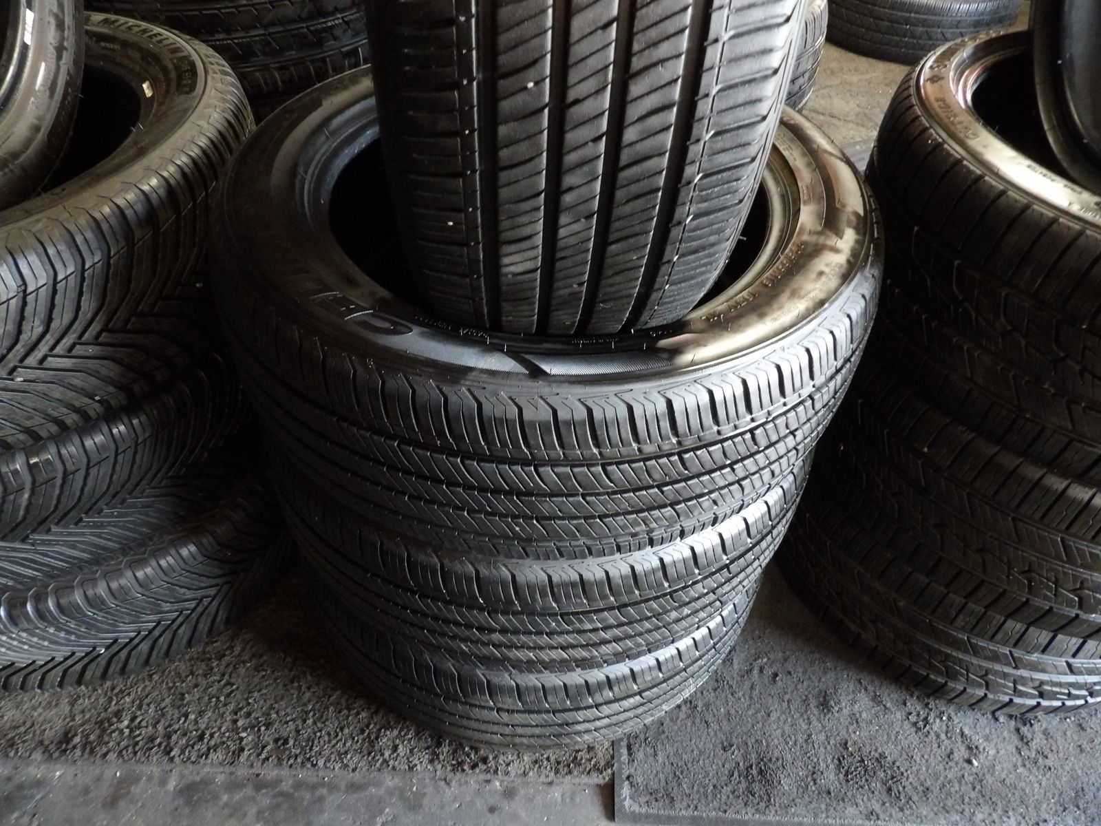235/55R18 CELIMO SAILENT CS210 SET OF USED TIRE S