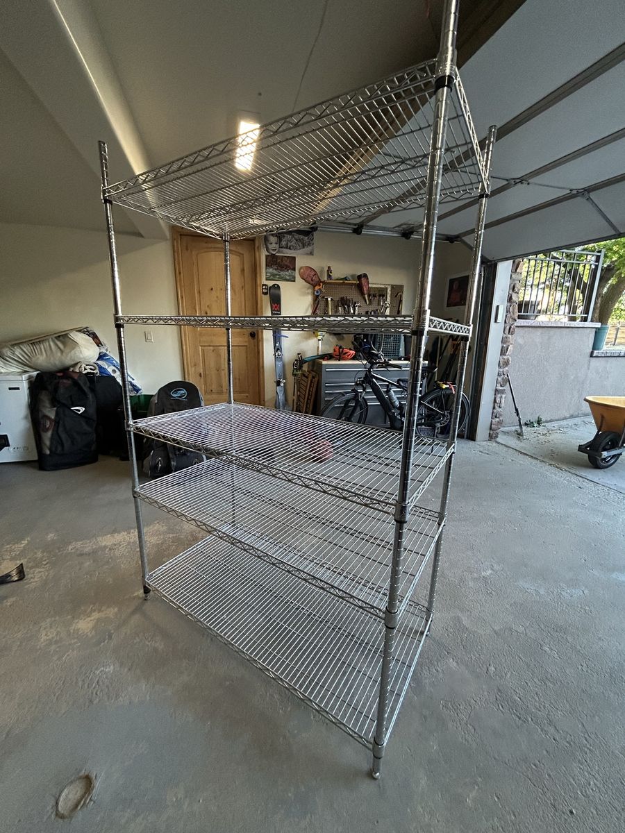 Wire shelving