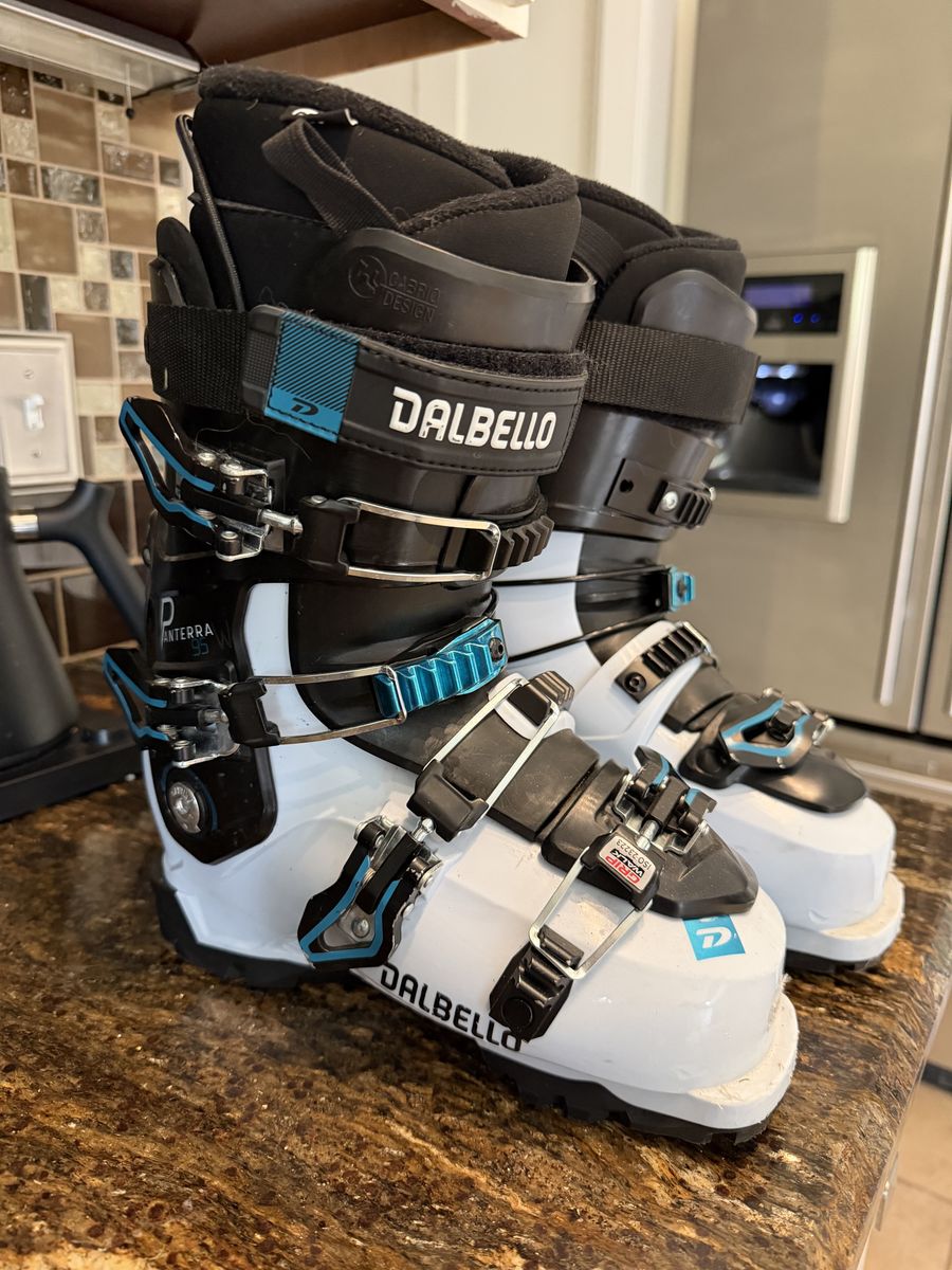Dalbello Pantera 95w women’s ski boots 23/23.5
