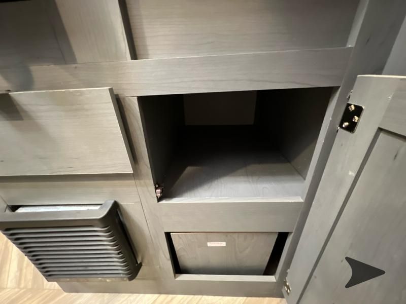 Main image 19