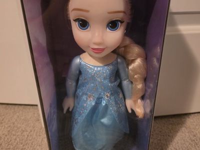 Disney Frozen Elsa Doll in Original Box Jakks Pacific
