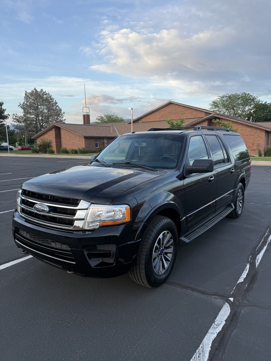 2017 Ford Expedition EL XLT