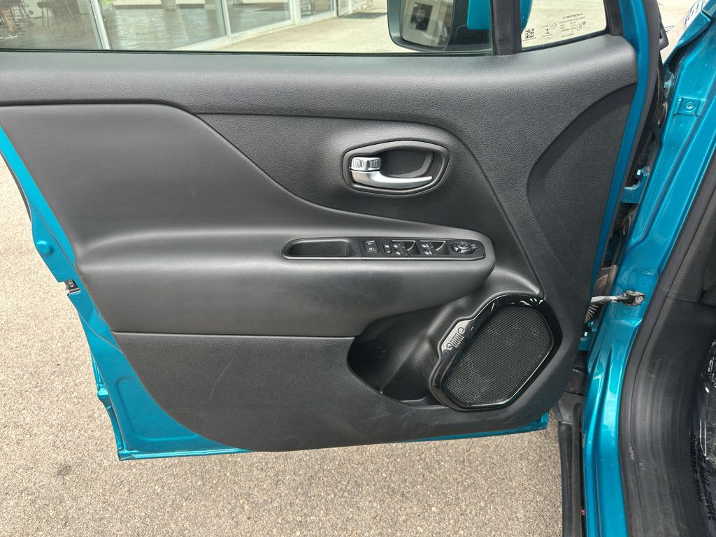 Main image 7