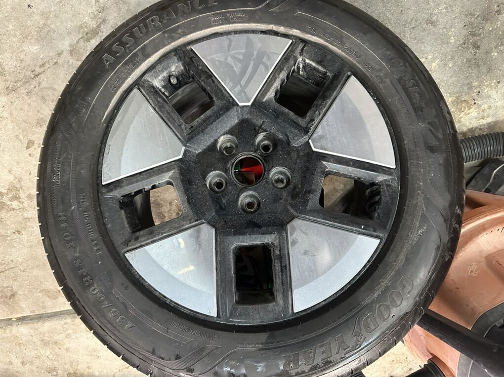 235/60R18 BFGoodrich Tires Wheels Hyundai Santa Fe