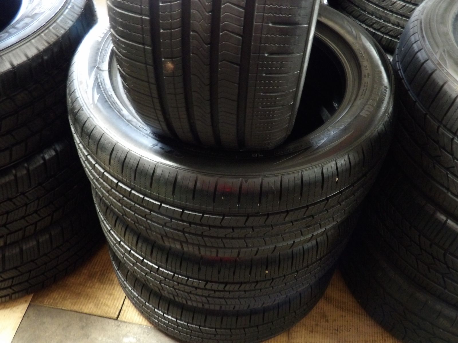 225/50R17 CROSSMAX ALL SEASON SET OF USED TIRES