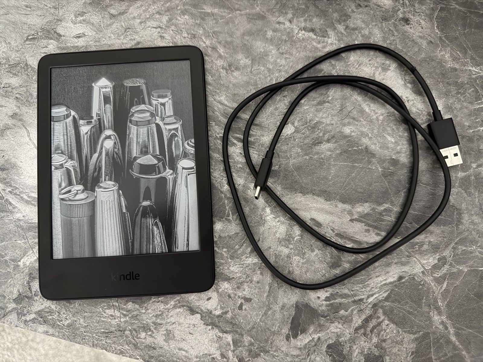 Amazon Kindle (2024) 16GB E-Reader - Black with USB-C Cable (NO LOCKSCREEN ADDS)