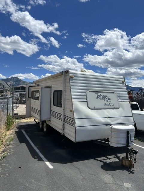 2000 Tahoe Glide Lite 21' Bumper Pull Travel Trailer - AC, Awning, Sleeps 4
