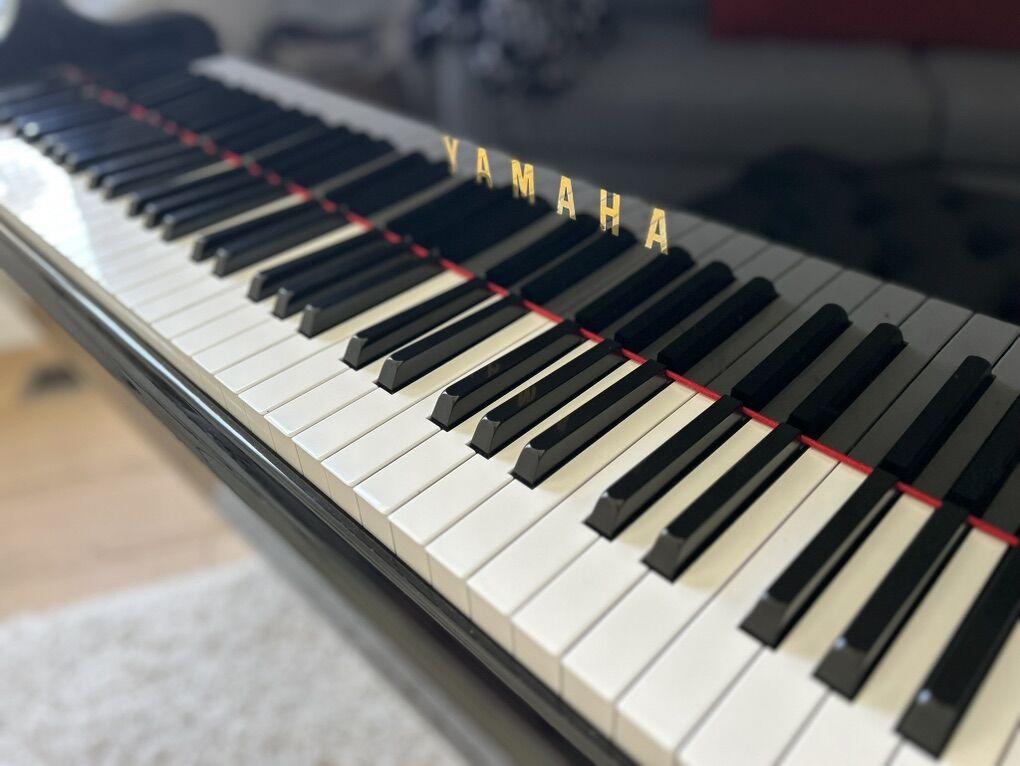 Gorgeous G2 Yamaha Grand Free DelIvery & Tuning