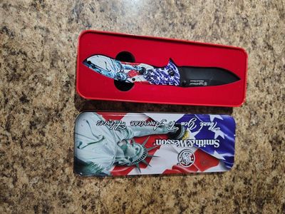 Smith & Wesson Folding Knife - "Thank You To American Heroes" Edition with Tin Case
