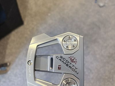 Scotty Cameron Phantom 12 Golf Putter 35 inches. New. No trades