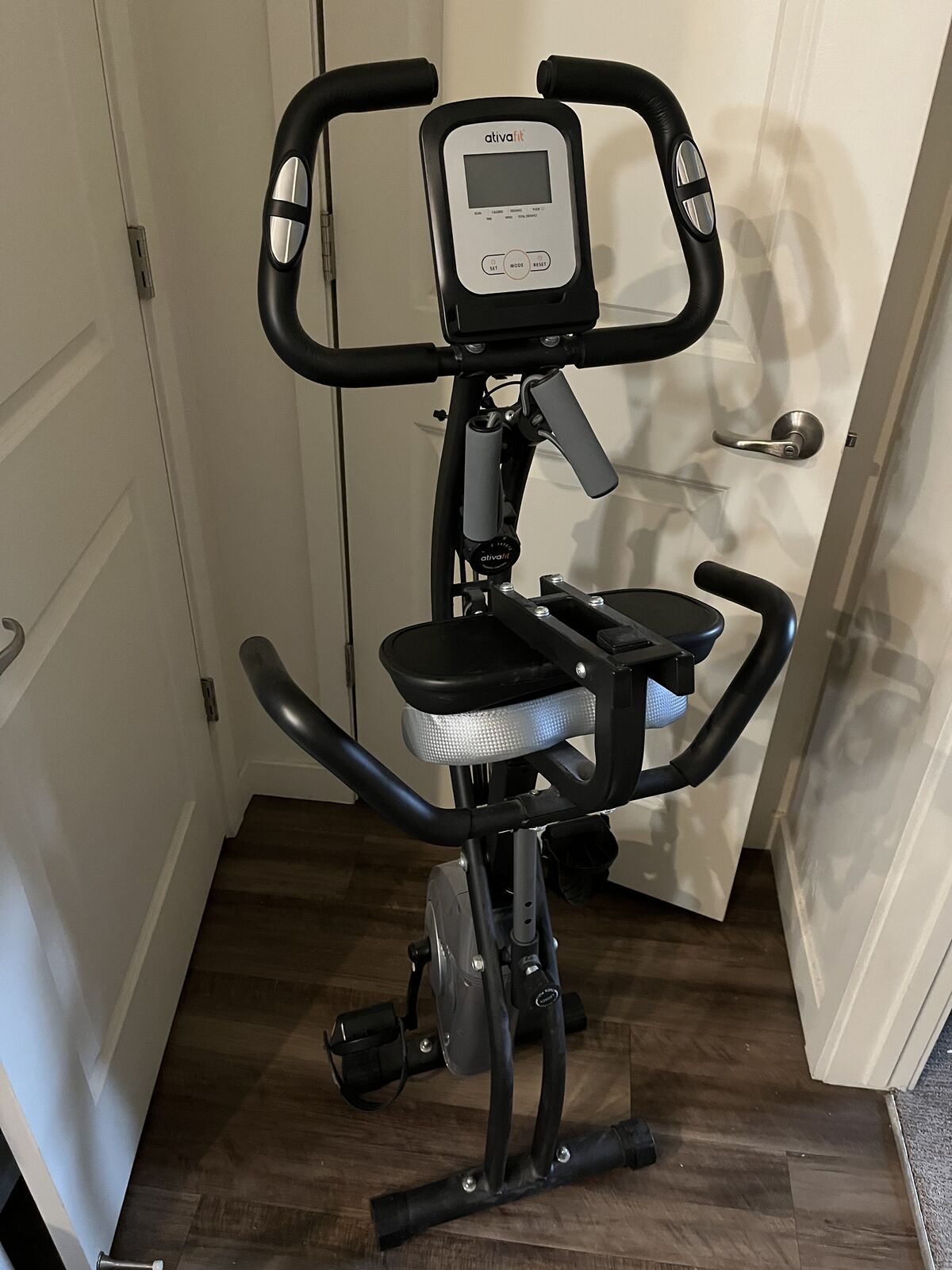 Stationary indoor bike