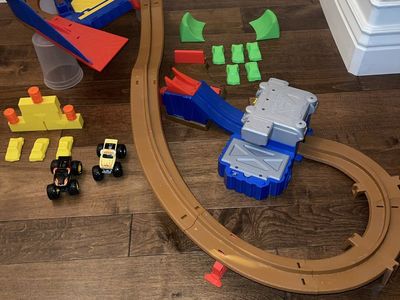 Monster Jam Supercharge Speedway Playset