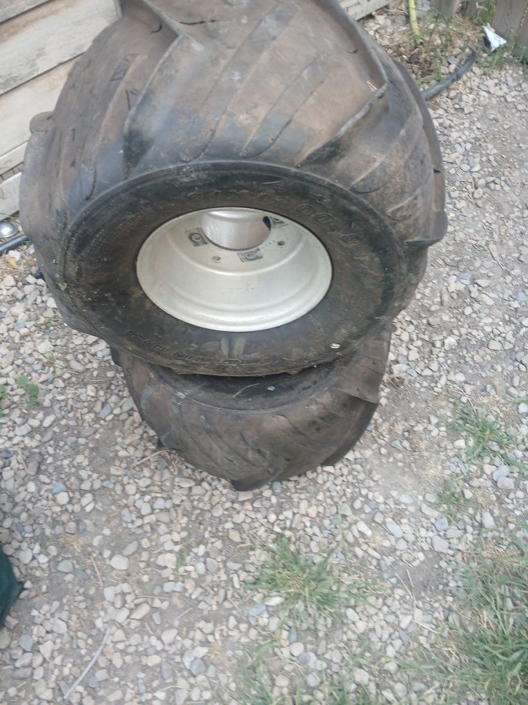 paddles and Douglas wheels!