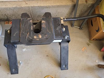 Husky 16k 5th Wheel Hitch