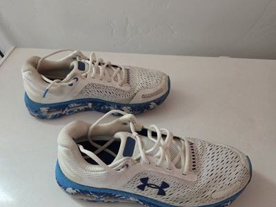 Under Armour Men's size 8 shoes