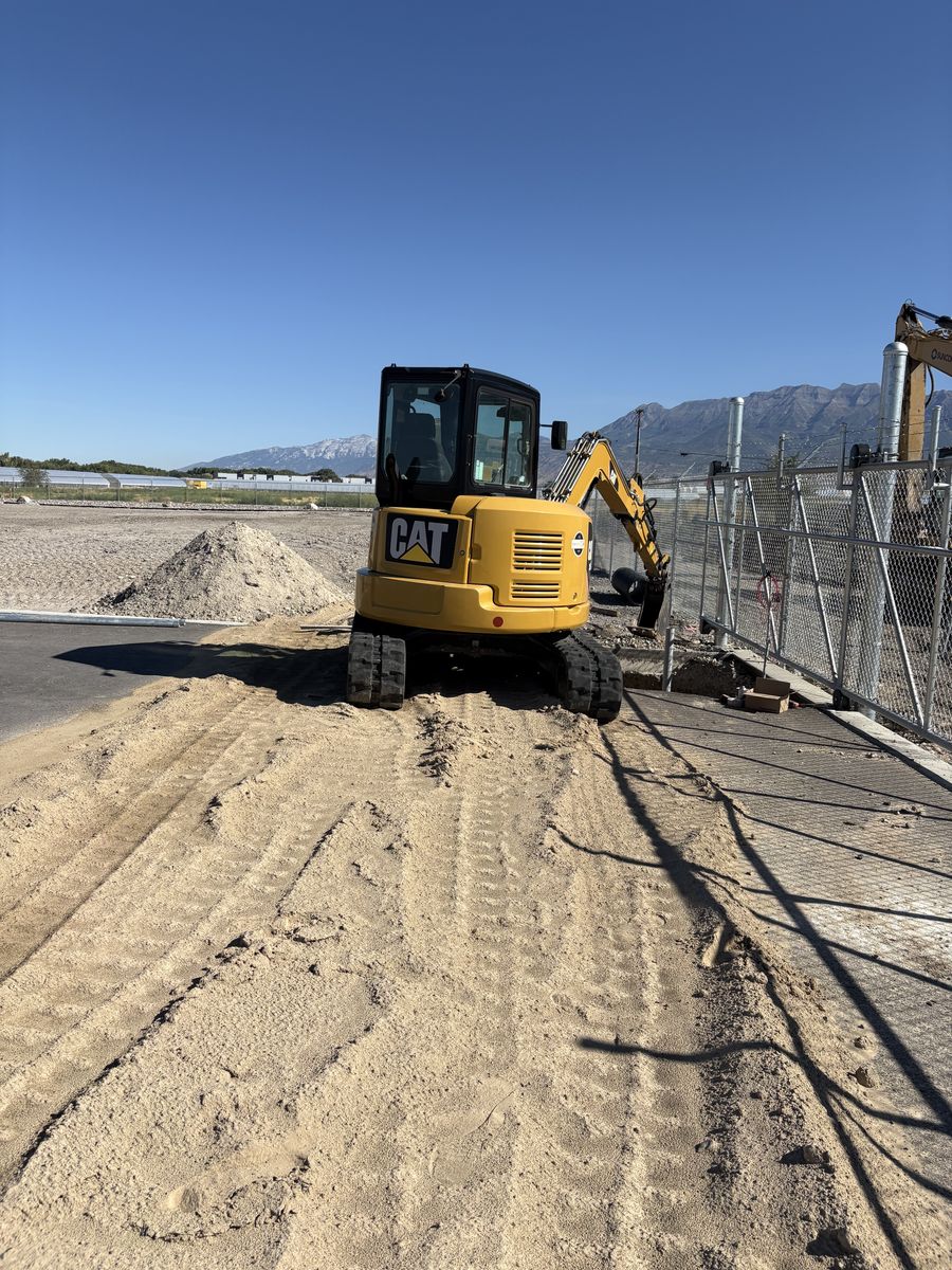 305 E2 Mini Excavator