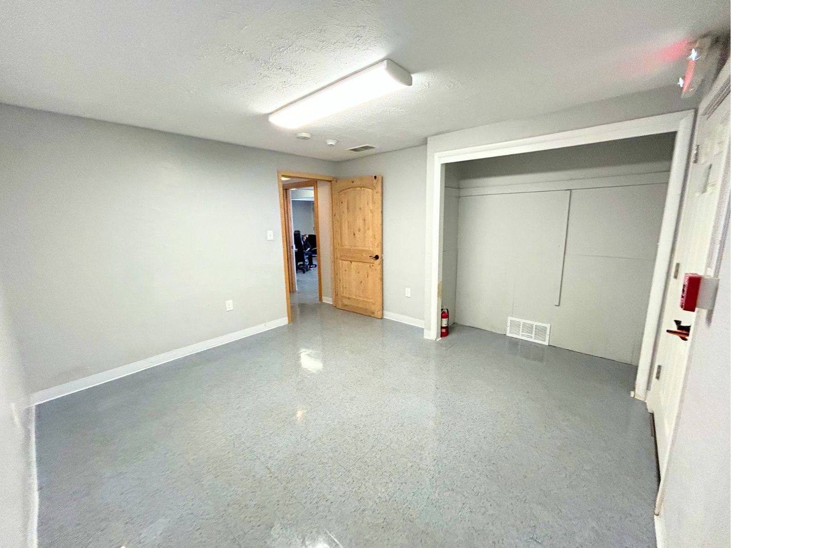 Main image 11