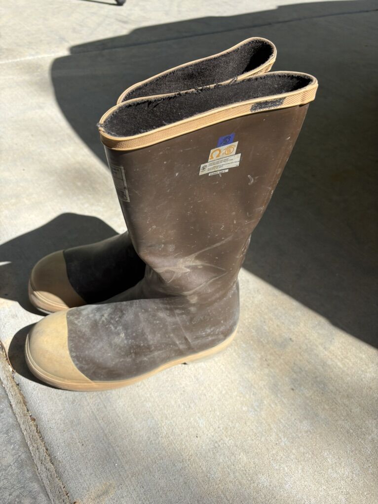 Xtratuff Steel Toe Boots - Size 8 Mens